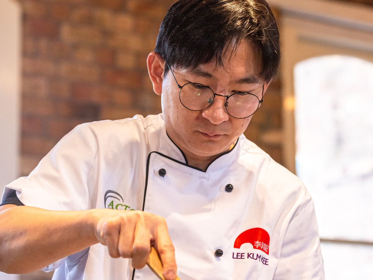 Lee Kum Kee (Professional) - Chefs Inspiration - How to become a Chinese  cleaver master – Everything you need to know
